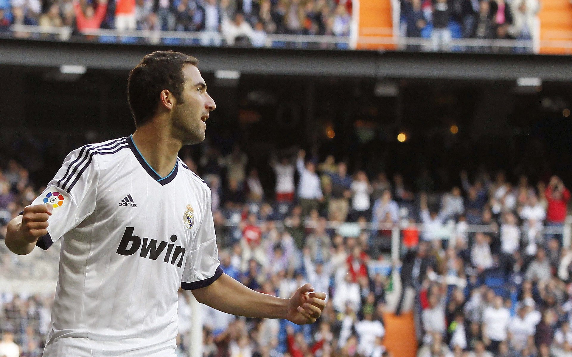 Jiuyou Sports-_专业解说员：用镜头讲述比赛背后的故事_，比赛解说技巧